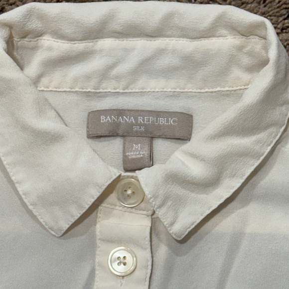 Banana Republic Women’s 100% Silk Ivory Blouse Size M - Picture 5 of 11